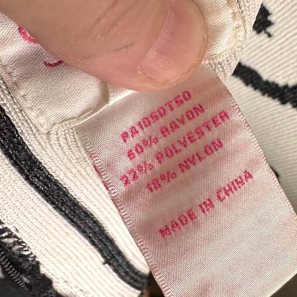 Parker Pencil-Mini Skirt with Tribal Graphic, Size Small (S) - Picture 4 of 7